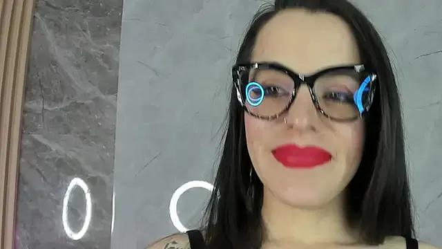 IsisNoir from StripChat