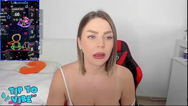 itsmekarina from StripChat is Freechat