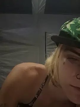 ittybittymeryssa on StripChat 