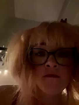 Itzz_lolareign from StripChat is Freechat
