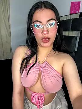 IvannaLaRue from StripChat is Freechat