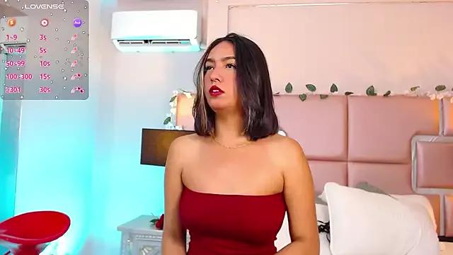 JelenaFow from StripChat is Freechat