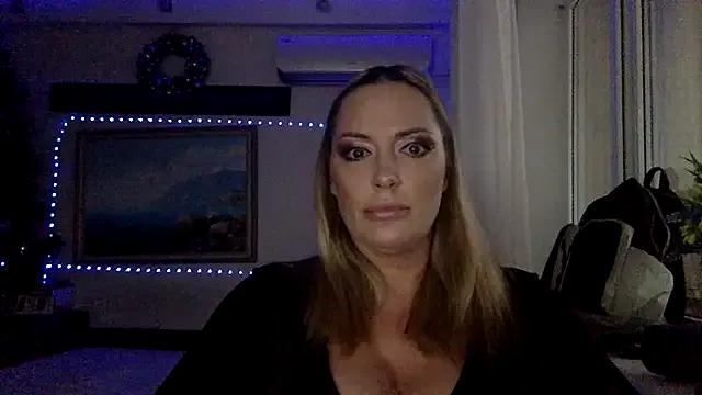 jenniferbluewater from StripChat is Freechat
