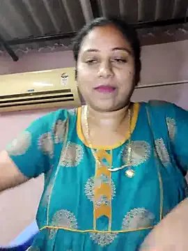 JENNIFERtamil on StripChat 