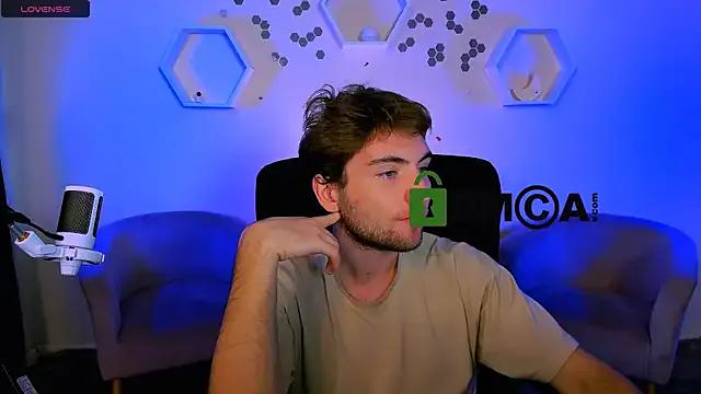 joseph_bear_ from StripChat is Freechat