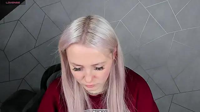 Joyce_Howard from StripChat
