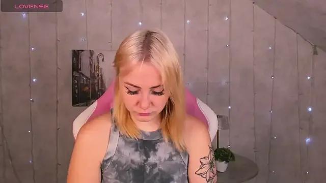 Joyce_Howard from StripChat