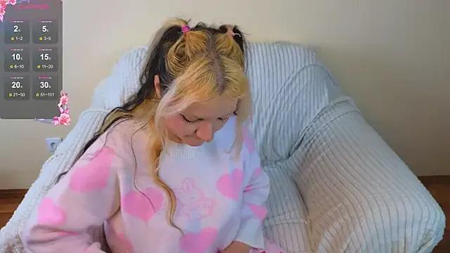 JuicyLullu from StripChat is Freechat