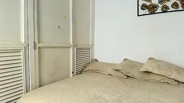 juliana_luque from StripChat is Freechat