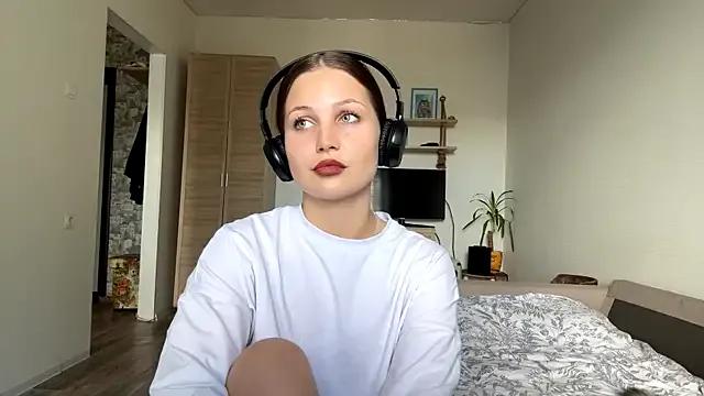 JuliaTwink from StripChat is Freechat