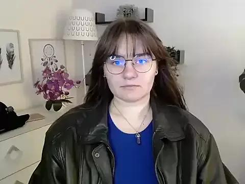 Julie_Diamond from StripChat is Freechat