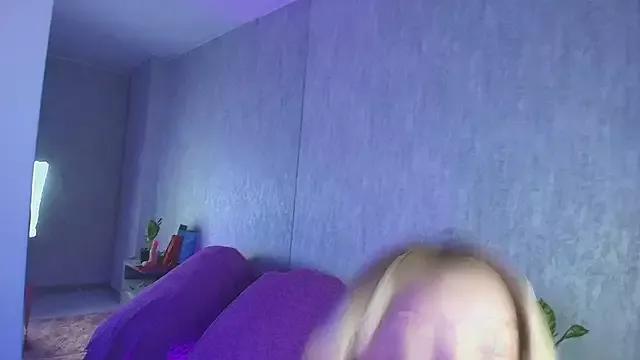 JuliethMoss from StripChat is Freechat