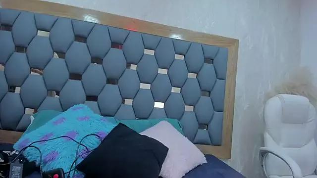 juliette_pretty_ from StripChat is Freechat
