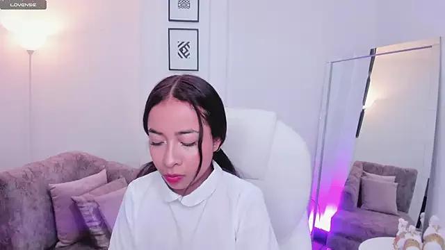 July_Adams from StripChat is Freechat