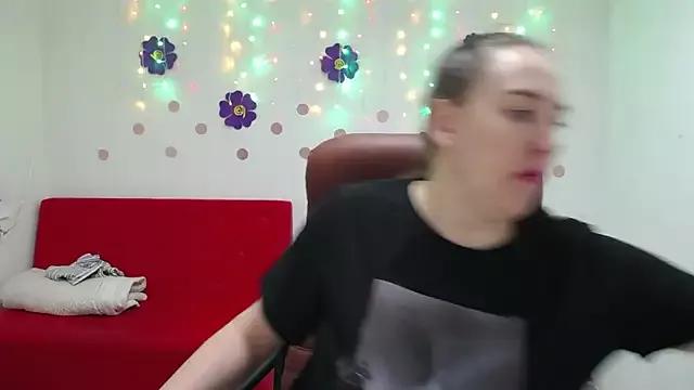 KaleyReed from StripChat is Freechat