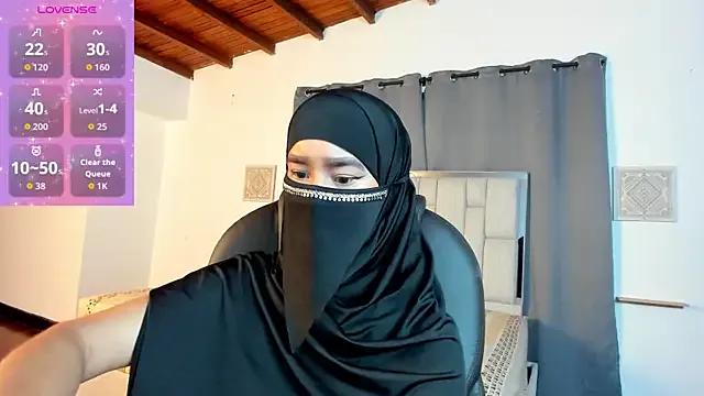 kalila_latif from StripChat is Freechat