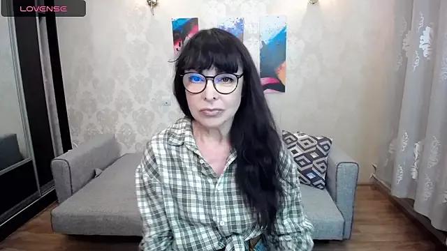 KaraMileer from StripChat is Freechat
