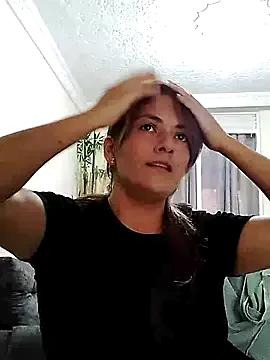 karamirror_ from StripChat is Freechat