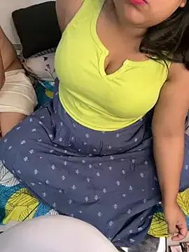 Kareena_kapoorr from StripChat is Freechat