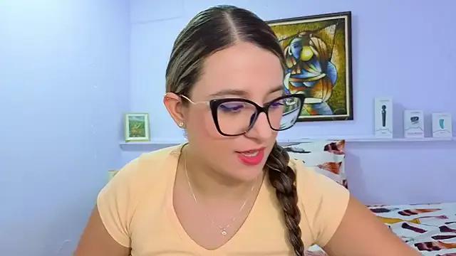katiaa_lovv from StripChat is Freechat