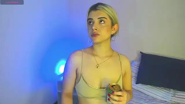 Katty__Rousse from StripChat is Freechat