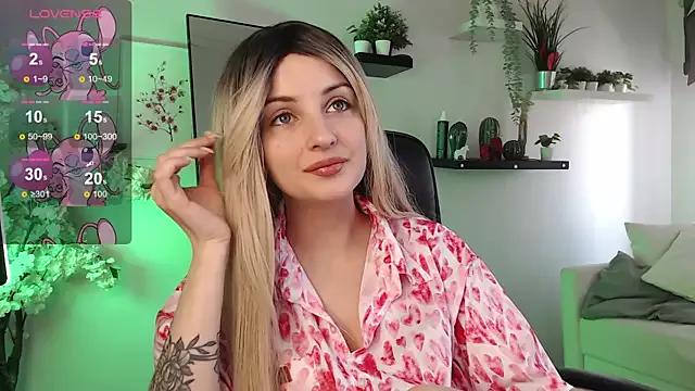 Katty_Lights from StripChat