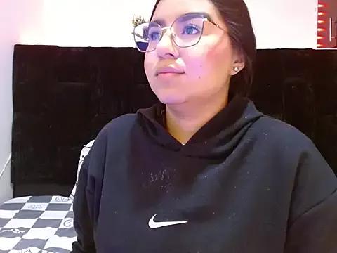 Kattyevanss from StripChat is Freechat