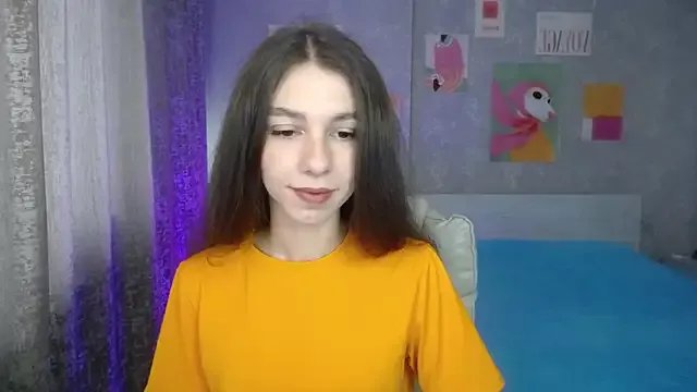 KellyShines on StripChat 