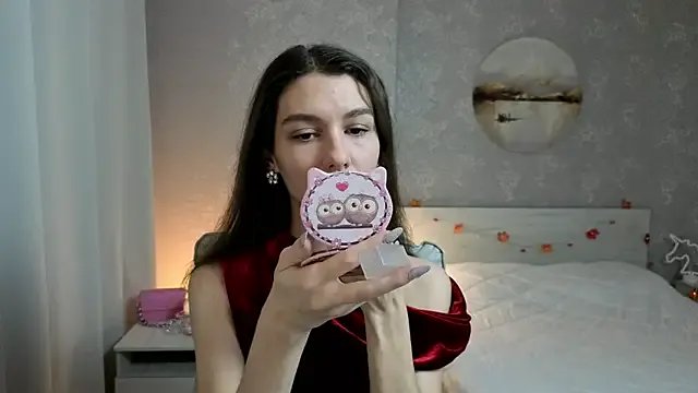 KellyShines on StripChat 