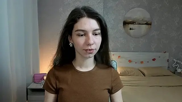 KellyShines on StripChat 