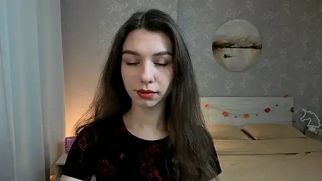 KellyShines on StripChat 