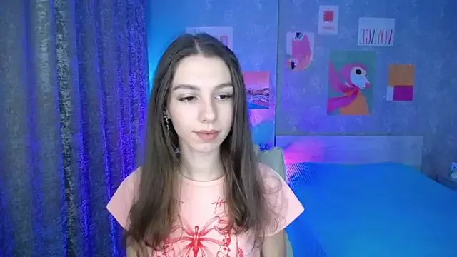 KellyShines on StripChat 