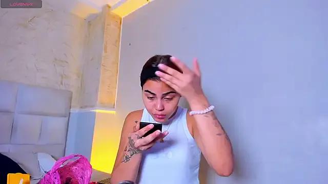 KimberlyLoren from StripChat is Freechat