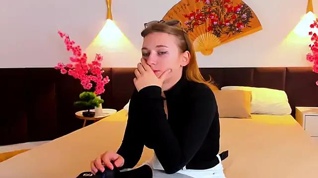 KimberlyPierceLove from StripChat is Freechat