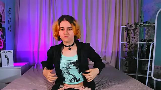 Kira_Brush from StripChat is Freechat