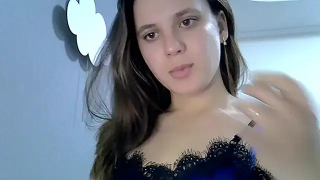 KiraHoney from StripChat is Freechat