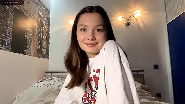 KiraVelvet from StripChat is Freechat