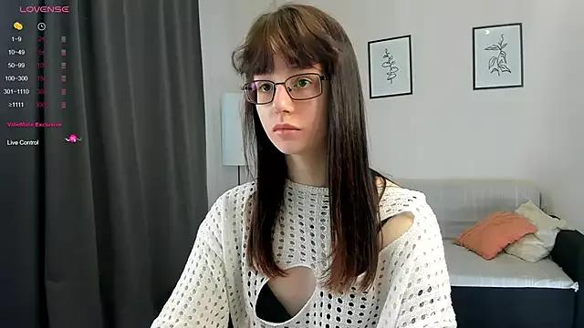 KiraZephyr from StripChat is Freechat