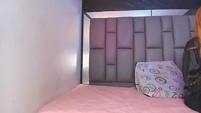 kissme_luna from StripChat is Freechat