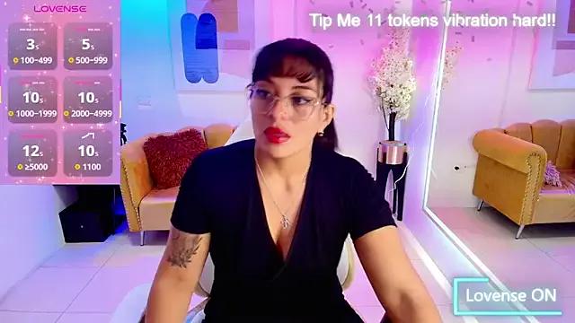 Kitana_rose from StripChat is Freechat