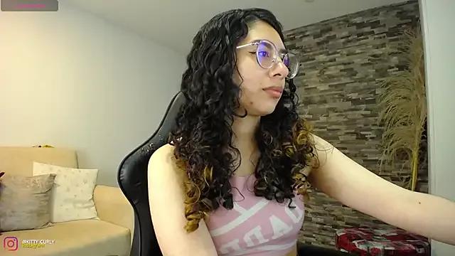 Kitty__Curly from StripChat