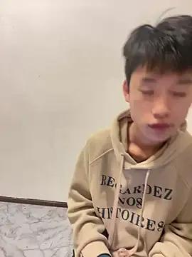 KK-cuteboy from StripChat is Freechat