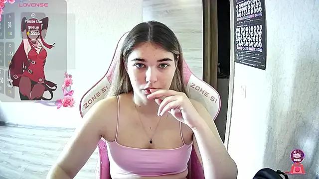 Kris_Moss from StripChat is Freechat