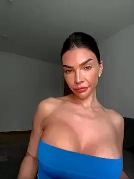 krissiswrld- from StripChat is Freechat