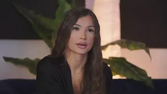 KyssaraPlay from StripChat is Freechat