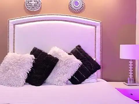 LaadyScarlett from StripChat is Freechat