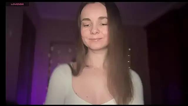 lanaloulou from StripChat is Freechat