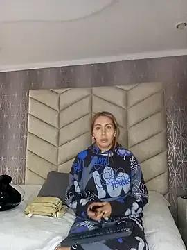 LannaRossi from StripChat is Freechat