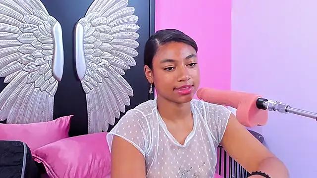 Laraebony_ from StripChat is Freechat