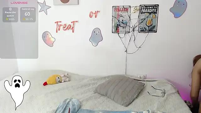 Laramucci from StripChat is Freechat